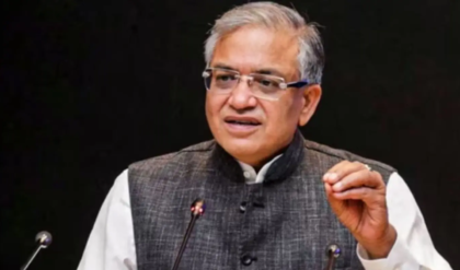 বাংলায় এক-দুই দফায় ভোট চাই! সিইসি জ্ঞানেশ কুমারের সঙ্গে বৈঠক শেষে সুর মিলল বিজেপি-বামের