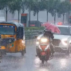 ৭২ কিমি বেগে ঝোড়ো হাওয়া, ৫ ডিগ্রি নামল তাপমাত্রা! চৈত্র সেল শুরুর আগেই বৃষ্টির হ্যাটট্রিক?