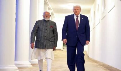 বিশ্ববাজারে তেলের হাহাকার? হরমুজ প্রণালী সচল রাখতে ট্রাম্পকে সরাসরি ফোন মোদীর!