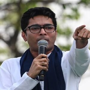 ‘ভোটের লাইনে দাঁড়িয়ে জবাব দিন’, পাথরপ্রতিমায় বিশাল মার্জিনের টার্গেট বেঁধে দিলেন অভিষেক