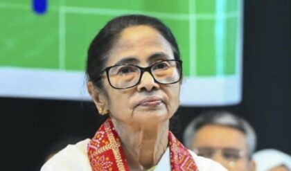 কমিশনের নিয়মে ‘অলাভজনক পদ’ ছাড়লেন মমতা বন্দ্যোপাধ্যায়, প্রশাসনে কি রদবদল?