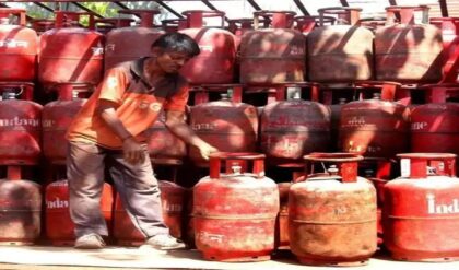 প্যানিক বুকিং করলেই বিপদ! রান্নার গ্যাস নিয়ে বড় ঘোষণা কেন্দ্রের, জানুন কী বিশেষ অনুরোধ করল মোদী সরকার