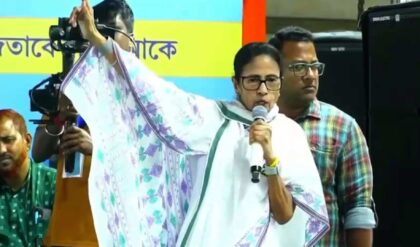 “বিজেপির ৩ হাজারি কার্ড আসলে ভাঁওতা”-ভোটের আগে লক্ষ্মীর ভাণ্ডার নিয়ে সরব মমতা
