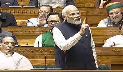 “বাংলায় তো মুখ খুলতে দেয় না!” লোকসভায় কল্যাণ বন্দ্যোপাধ্যায়কে নজিরবিহীন কটাক্ষ মোদীর