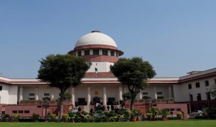 ১১০০ অফিসারের ‘রাতারাতি’ বদলি! নবান্নের আপত্তিতে জল ঢেলে দিল সুপ্রিম কোর্ট, ধাক্কা খেল রাজ্য?