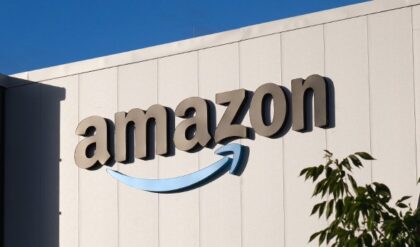 এখন পকেটেই পার্সোনাল শপিং অ্যাসিস্ট্যান্ট! আমাজনের নতুন ‘AI মাইক্রোস্টোর’ কীভাবে বদলে দেবে আপনার জীবন?