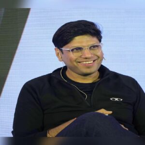 লেন্সকার্টে টিপ ও সিঁদুর নিষিদ্ধ? ড্রেস কোড নিয়ে বিতর্কের ঝড়ে সাফাই দিলেন পীযূষ বনশল