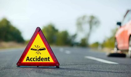 গভীর রাতে অগ্নিকাণ্ড! লরি-বাইক সংঘর্ষে জীবন্ত দগ্ধ হওয়ার উপক্রম, মৃত ১ আরোহী!