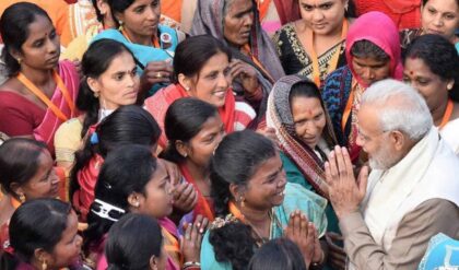 মধ্যরাতে মাস্টারস্ট্রোক! ৯৪০ দিন পর কার্যকর নারী সংরক্ষণ আইন, হঠাৎ কেন এই মরিয়া চাল?