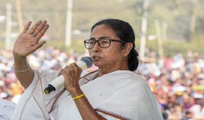 ১৮০ দিনের ডেডলাইন! রাজ্য সরকারি কর্মীদের বকেয়া ডিএ নিয়ে নবান্নের বিরাট ঘোষণা ১৮০ দিনের ডেডলাইন! রাজ্য সরকারি কর্মীদের বকেয়া ডিএ নিয়ে নবান্নের বিরাট ঘোষণা