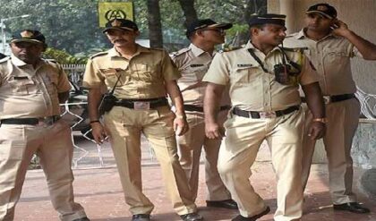 নগদ টাকা থেকে নেশার সামগ্রী— বাংলায় উদ্ধার ৪২৭ কোটির ‘বেআইনি সম্পদ’, অ্যাকশনে নির্বাচন কমিশন