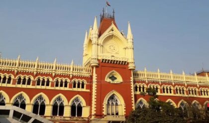 তালিকায় নেই নাম, হাতছাড়া হবে ভোট? সুপ্রিম কোর্টের নির্দেশের মাঝেই হাইকোর্টে লড়ছেন খোদ আইনজীবী!