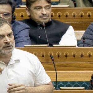 “সেনাবাহিনীর আড়ালে লুকোচ্ছেন কেন?” বিজেপিকে তোপ রাহুলের, পাল্টায় ফুঁসছেন রাজনাথ সিং!