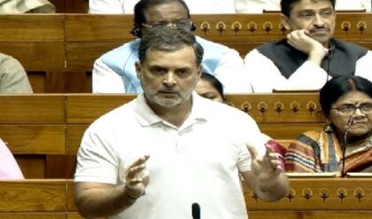 দক্ষিণ ভারত ও ছোট রাজ্যগুলোর ক্ষমতা কি কেড়ে নিচ্ছে কেন্দ্র? সংসদের ভেতরেই তোপ দাগলেন রাহুল