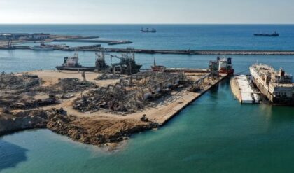 যুদ্ধবিরতির আবহে নতিস্বীকার ইরানের? খুলে গেল হরমুজের রুদ্ধদ্বার! আমেরিকার কড়া হুঁশিয়ারিতে নয়া মোড় মধ্যপ্রাচ্যে