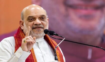 শাহের হুঙ্কার! সংবিধানে নেই ধর্মীয় সংরক্ষণ, তবে কেন মুসলিম কোটার দাবি? লোকসভায় বিরোধীদের ‘ভ্রম’ ভাঙলেন স্বরাষ্ট্রমন্ত্রী