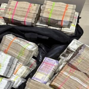 নির্বাচনের আগে কালো টাকা সাদা করার ছক? দক্ষিণ কলকাতায় ৩৮ লক্ষ টাকা উদ্ধারে চাঞ্চল্য