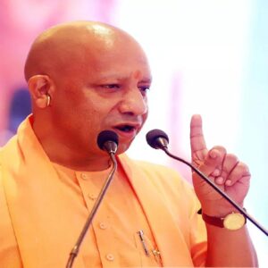 বিজেপি এলে বন্ধ হবে গোহত্যা ও লাভ-জিহাদ! উত্তরপ্রদেশ মডেলের প্রতিশ্রুতি দিয়ে কোচবিহারে গর্জন যোগীর