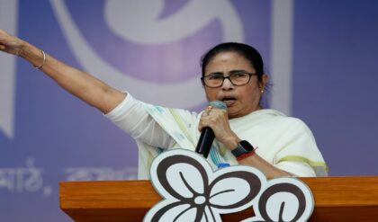 বিজেপির পতন শুরু! লোকসভার আসন বাড়ানোর ‘গোপন খেলা’ ভেস্তে দিয়ে হাওড়ায় হুঙ্কার মমতার