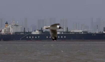 বিশ্বজুড়ে তেলের হাহাকার? উত্তপ্ত মধ্যপ্রাচ্য! ট্রাম্পের জেদে কি আরও এক সংকটের মুখে বিশ্ব অর্থনীতি?