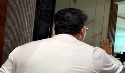 গুজরাতি তোষণ না কি রাজনৈতিক বাধ্যবাধকতা? মহুয়ার বিতর্কের পর দেওয়াল লিখনে ‘গুজরাতি ভাষা’ ব্যবহার ঘাসফুল শিবিরের!