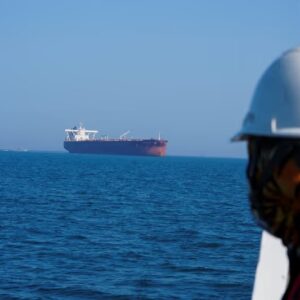 হরমুজ প্রণালীতে ভারতীয় জাহাজে বৃষ্টির মতো গুলি! মাঝসমুদ্রে রণক্ষেত্র, কড়া অ্যাকশনে মোদী সরকার