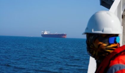 হরমুজ প্রণালীতে ভারতীয় জাহাজে বৃষ্টির মতো গুলি! মাঝসমুদ্রে রণক্ষেত্র, কড়া অ্যাকশনে মোদী সরকার