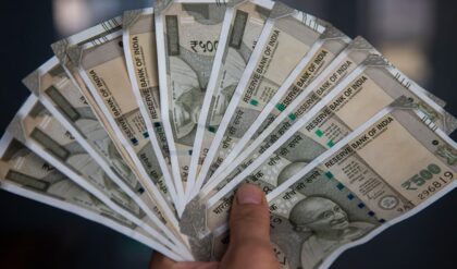 ২% DA বাড়াল কেন্দ্র, সরকারি কর্মীদের লটারি! এপ্রিলের বেতনেই ঢুকবে মোটা টাকা