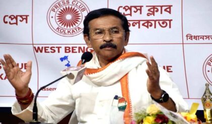 তৃণমূলকে ভোট দেওয়া মানেই আরএসএস-কে সমর্থন? বাম জমানার পর এবার ‘একলা চলো’ নীতিতে হুঙ্কার কংগ্রেসের