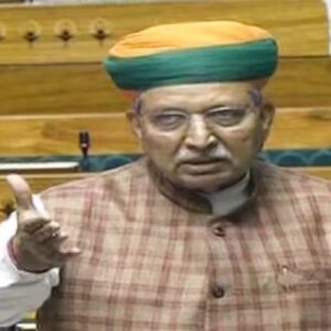 বিহারে মদ্যপান থেকে আসন পুনর্বিন্যাস— সম্রাট চৌধুরীকে নিয়ে এ কী বললেন লালু-পুত্র? তোলপাড় রাজনীতি