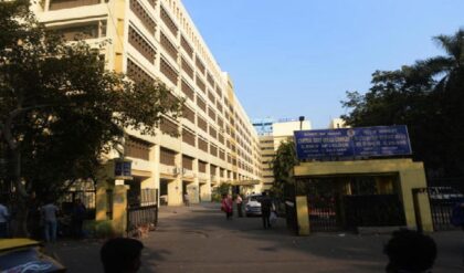 নির্বাচন কমিশনের বিরাট অ্যাকশন! সল্টলেকে হাজিরা দিচ্ছে সোনা পাপ্পু, কর্তব্যে গাফিলতিতে সাসপেন্ড কসবার ওসি!