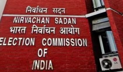 ভোটের মুখে কমিশনের মাস্টারস্ট্রোক! তালিকায় নাম তোলার শেষ সুযোগে বাজিমাত ৭ লক্ষ মানুষের, কীভাবে দেখবেন নিজের নাম?