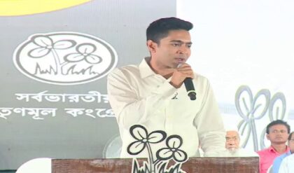 ৪ মে-র পর ১৫ দিনেই একাউন্টে ঢুকবে টাকা! যুবসাথী নিয়ে বেকার যুবক-যুবতীদের গ্যারান্টি অভিষেকের!