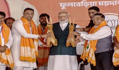 মহিলা সংরক্ষণ বিল রুখে দিল তৃণমূল? বাঁকুড়ায় দাঁড়িয়ে মোদির বিস্ফোরক দাবি, তুঙ্গে রাজনৈতিক তরজা!