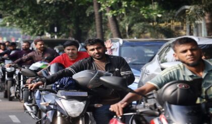 ১০ টাকা কেজি মুরগি থেকে যাতায়াত ভাড়া—তেলের ছোঁয়ায় সব মহার্ঘ্য! রান্নার গ্যাসের পর এবার কি বিদ্যুতের পালা?