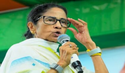নিরাপত্তারক্ষীর বাড়িতে হানা মানেই প্রাণনাশের ছক? ভবানীপুর থেকে বিস্ফোরক মমতা বন্দ্যোপাধ্যায়!