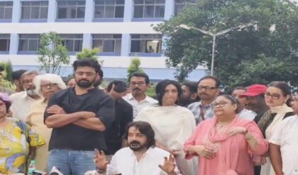 বুম্বাদা-দেবের হস্তক্ষেপে মিটল কর্মবিরতি! তবে কি টলিপাড়ায় এবার ‘ব্যান’ কালচারের অবসান? বড় আপডেট দিলেন দেব