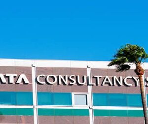 অফিস না কি নরক? টিসিএস-এ তরুণী কর্মীকে জাপ্টে ধরত সহকর্মী! সামনে এল নাসিক কাণ্ডের হাড়হিম করা তথ্য