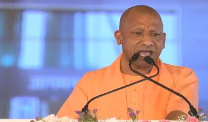 ‘বাংলায় এবার খেলা শেষ, উন্নয়ন শুরু!’ প্রদীপ লোধার সমর্থনে মেদিনীপুরে হিন্দুত্বের হুঙ্কার যোগী আদিত্যনাথের