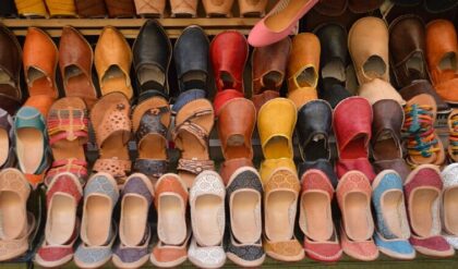 জুতো কিনছেন? সাবধান! ভুল রঙের জুতোর কারণেই বাড়ছে না তো দুর্ভাগ্য? দেখে নিন জ্যোতিষ টোটকা