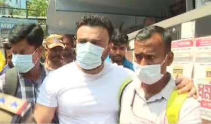 বিদেশি মুদ্রা থেকে রহস্যজনক চ্যাট— বেহালার ব্যবসায়ীর ডেরায় যেন ক্রাইম থ্রিলার! সোনা পাপ্পুর সঙ্গে কীসের যোগ?