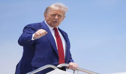 ইরানের দুর্গম পাহাড়ে মার্কিন কমান্ডোদের ‘সার্জিক্যাল স্ট্রাইক’! নিখোঁজ পাইলট উদ্ধারে ট্রাম্পের বড় ঘোষণা!