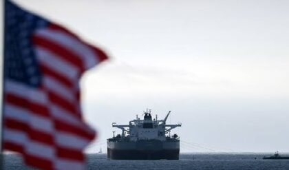 হরমুজ প্রণালীতে ট্রাম্পের ‘অবরোধ’, পাল্টা প্রত্যাঘাতের হুঁশিয়ারি ইরানের! আকাশ ছুঁল তেলের দাম