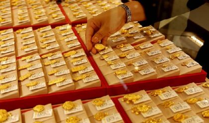 সোনার দামে বড় পতন! চড়চড়িয়ে বাড়ার পর এবার স্বস্তি ক্রেতাদের, কলকাতায় ১০ গ্রাম কত হলো?