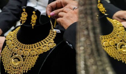 ৫০০ গ্রাম না কি ১ কেজি? লকারে সোনা রাখার আগে সাবধান! সিবিডিটি-র এই গাইডলাইন না জানলে হতে পারে জেল!