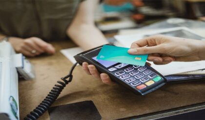 অফিসের ক্রেডিট কার্ডে ২৭ লাখের ফুর্তি! বসকে ‘অশ্লীল’ ভিডিও পাঠিয়ে ব্ল্যাকমেল আইটি কর্মীর