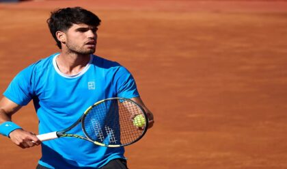 কব্জির চোটে জেরবার টেনিসের ‘বিস্ময় বালক’! লরিয়াস মঞ্চে দাঁড়িয়ে নিজের চোট নিয়ে কী জানালেন আলকারাজ?