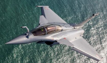 যুদ্ধবিমানের ‘এক্সচেঞ্জ অফার’! মিরাজ দিলেই মিলবে রাফাল, গ্রিস সফরে বড় চাল ফ্রান্সের