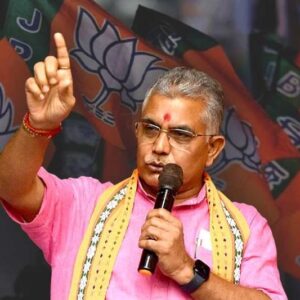 ‘ওঁরা দেশদ্রোহী কাজ করে…! দ্বিতীয় দফার আগে চায়ের আড্ডায় রণংদেহি দিলীপ ঘোষ