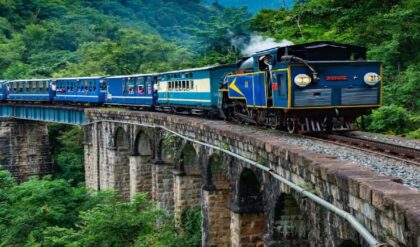 ইউনেস্কো হেরিটেজে উপচে পড়া ভিড়! টয়ট্রেনের আয় বাড়ল ১৫ শতাংশ, কেন বিশ্বজুড়ে বাড়ছে দার্জিলিংয়ের টান?